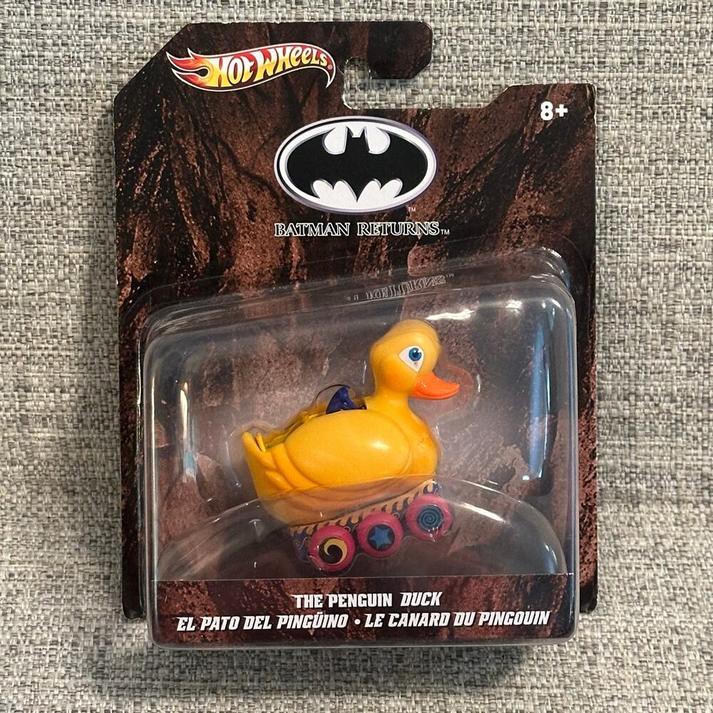 Hot Wheels The Penguin Duck Batman Returns WB 2011 DC Batman New on Card